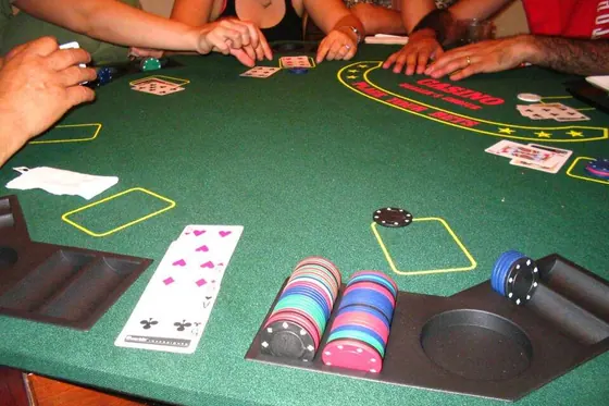 Partida de póker entre amigos